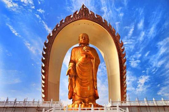 世界最高的阿弥陀佛铜像